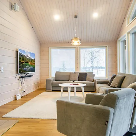 Salavan Tsaari By Interhome *